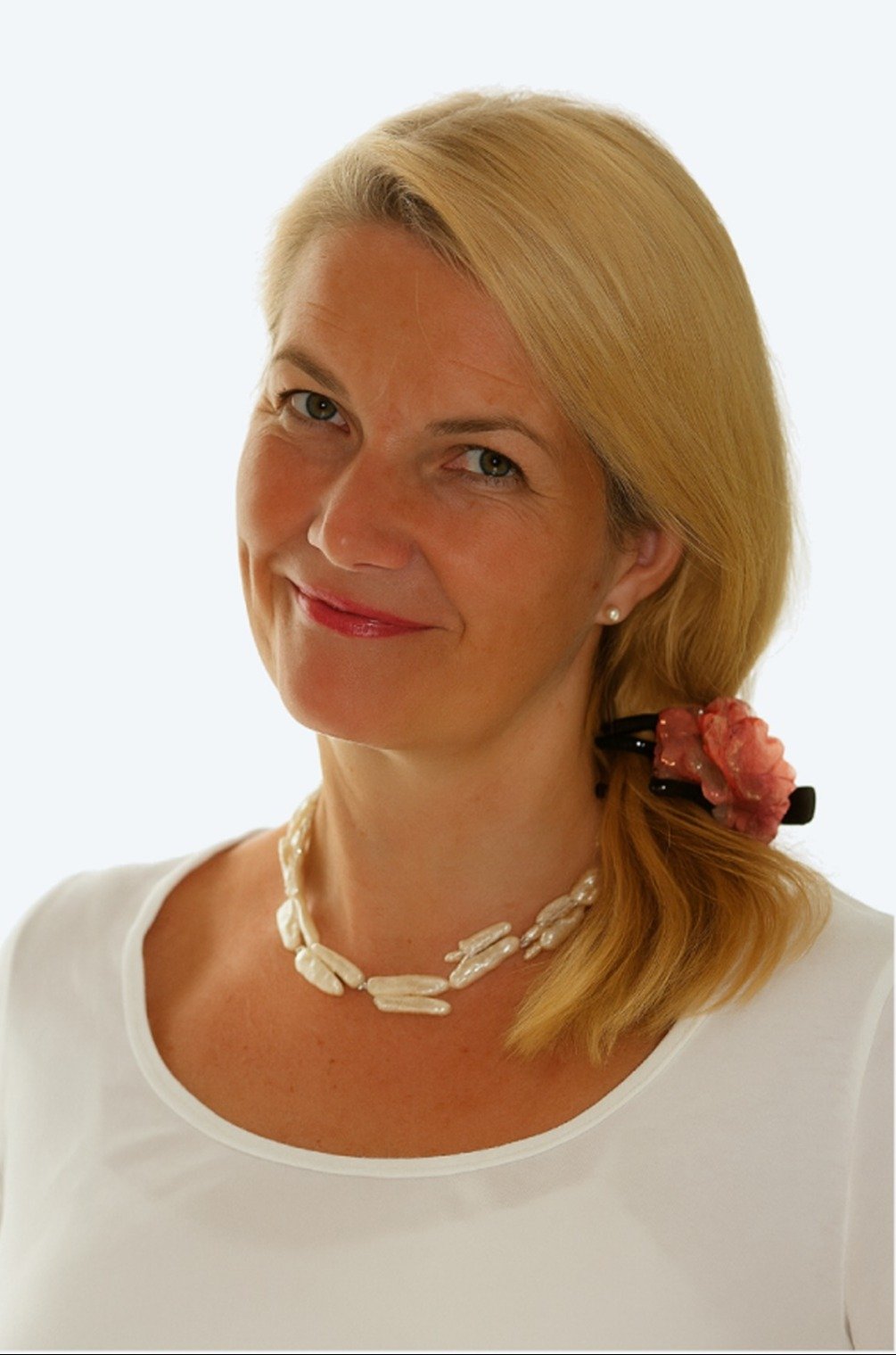 Dr. Ursula Klostermyer Prosthodontist, DDS, PhD owner of Advanced Dentistry of Richmond a Women owned and operated, patient focused dental Prosthodontics practice